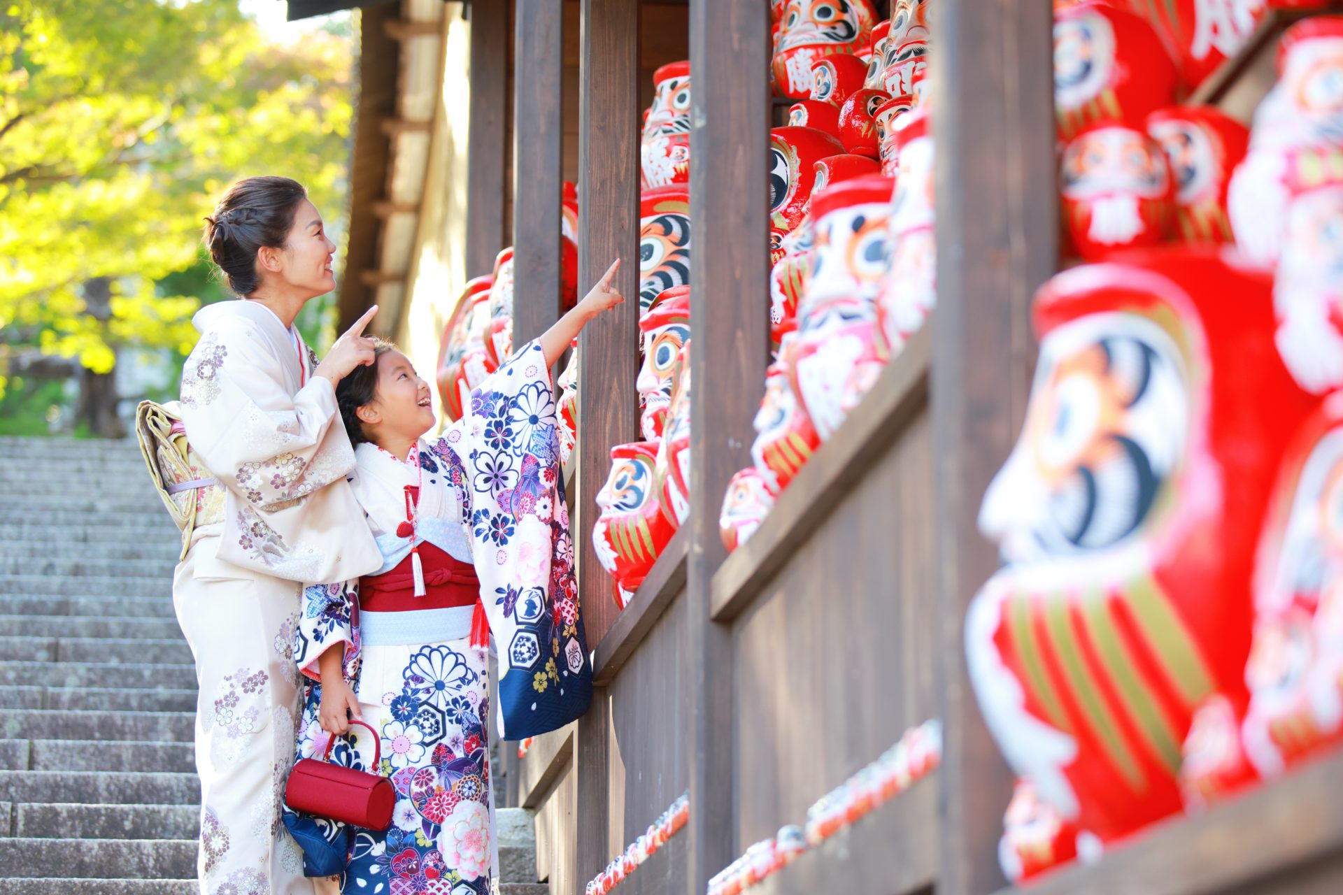 勝尾寺の勝ちダルマで七五三記念写真を撮影！